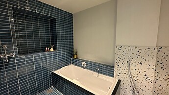 Hued A boutique Stay