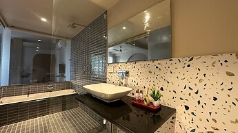 Hued A boutique Stay