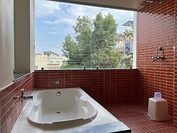 Hued A boutique Stay