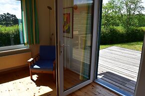Ferienhaus mit Grosser Terrasse am Garder See