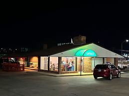 WESTERNER MOTEL