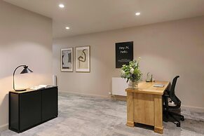 Sonder by Marriott Bonvoy The Teacher