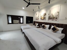 Serendipity by the Ganges