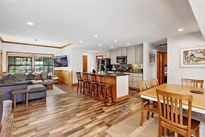 Serenity Cove Lake House #2472 by Big Bear Vacations