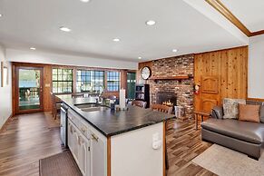 Serenity Cove Lake House #2472 by Big Bear Vacations