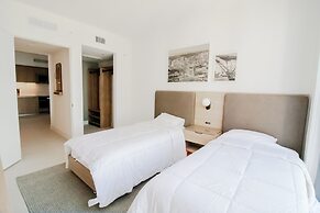 Luxurious Downtown Escape