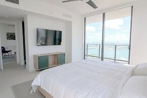 Luxurious Downtown Escape