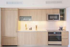 Luxurious Downtown Escape