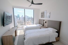 Luxurious Downtown Escape