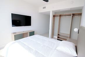 Luxurious Downtown Escape