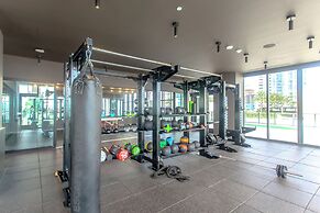 Luxurious Downtown Escape