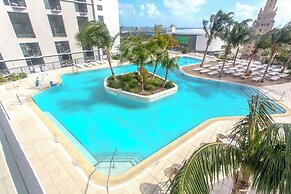 Luxurious Downtown Escape