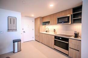 Luxurious Downtown Escape