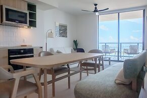 Luxurious Downtown Escape