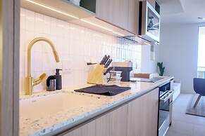 Luxurious Downtown Escape