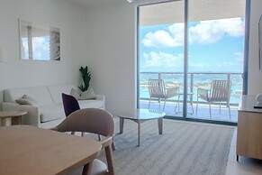 Luxurious Downtown Escape