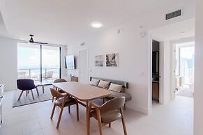 Luxurious Downtown Escape