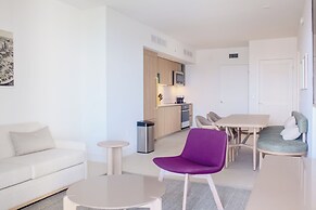 Luxurious Downtown Escape