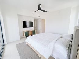 Luxurious Downtown Escape