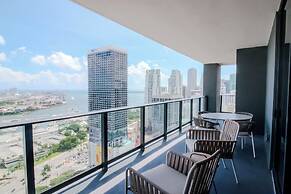 Luxurious Downtown Escape