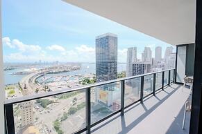 Luxurious Downtown Escape