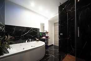 Farnese Jacuzzi Apartment