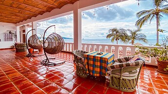 Beachside - Casa Sirena 1BR Suite