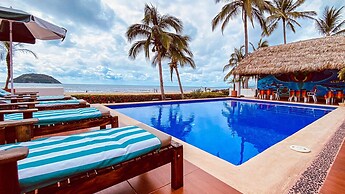 Beachside - Casa Sirena 1BR Suite