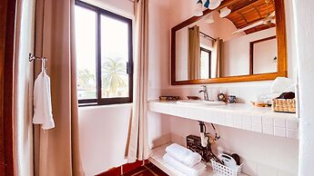 Beachside - Casa Sirena 1BR Suite