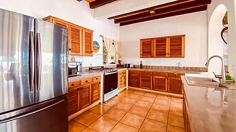 Beachside - Casa Sirena 1BR Suite
