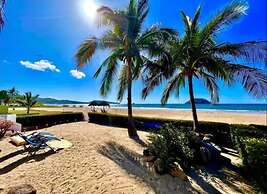 Beachside - Casa Sirena 1BR Suite