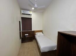 AAFEE CABIN STAY & DORMITORY