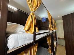 AAFEE CABIN STAY & DORMITORY