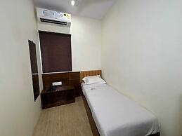 AAFEE CABIN STAY & DORMITORY