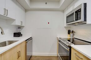 Prime Pentagon City Location Apartment