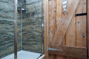 Moonlight Barn in Ascott