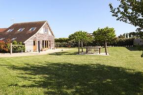 Moonlight Barn in Ascott