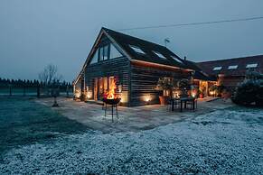 Moonlight Barn in Ascott