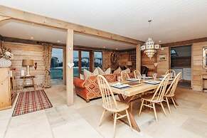 Moonlight Barn in Ascott