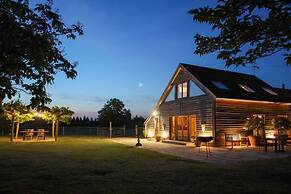 Moonlight Barn in Ascott