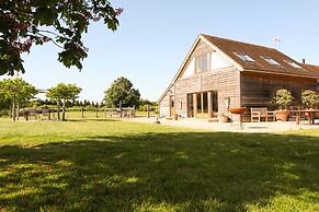 Moonlight Barn in Ascott
