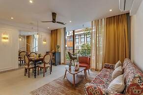 Hidden Gem Luxe Suite w Pool View - 1km to Beach