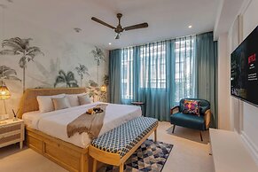 Hidden Gem Luxe Suite w Pool View - 1km to Beach