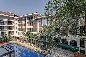 Hidden Gem Luxe Suite w Pool View - 1km to Beach