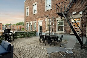 Le Saint Jacques Skylight