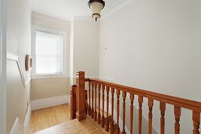 Le Saint Jacques Skylight