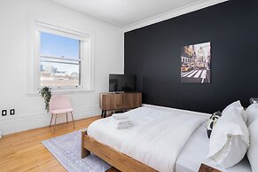 Le Saint Jacques Skylight