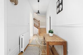 Le Saint Jacques Skylight