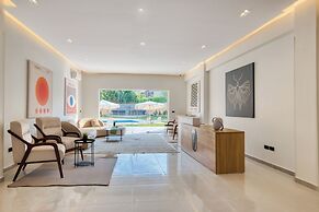 Seven Stays Zayed