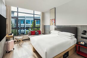 Moxy Suzhou City Centre